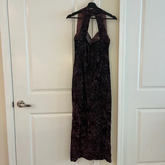 Vintage Crushed Velvet Burgundy Dress with Slit and buttons, Size: 6 - Picture 5 of 17